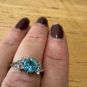 R22  Silver and Blue Gemstone Costume Ring